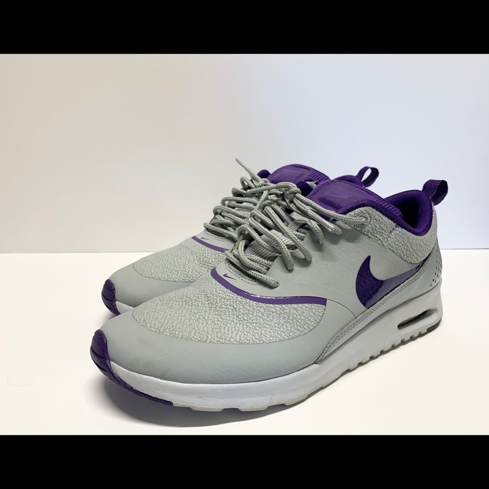 Nike Sporty Sneakers!
